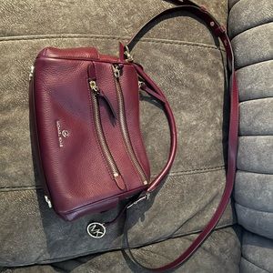 LIKE NEW! Michael Kors Crossbody Purse